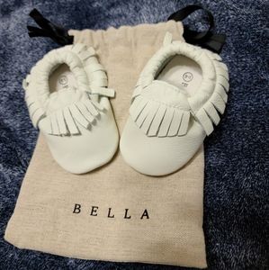 Bella Moccasins size 0 to 6m